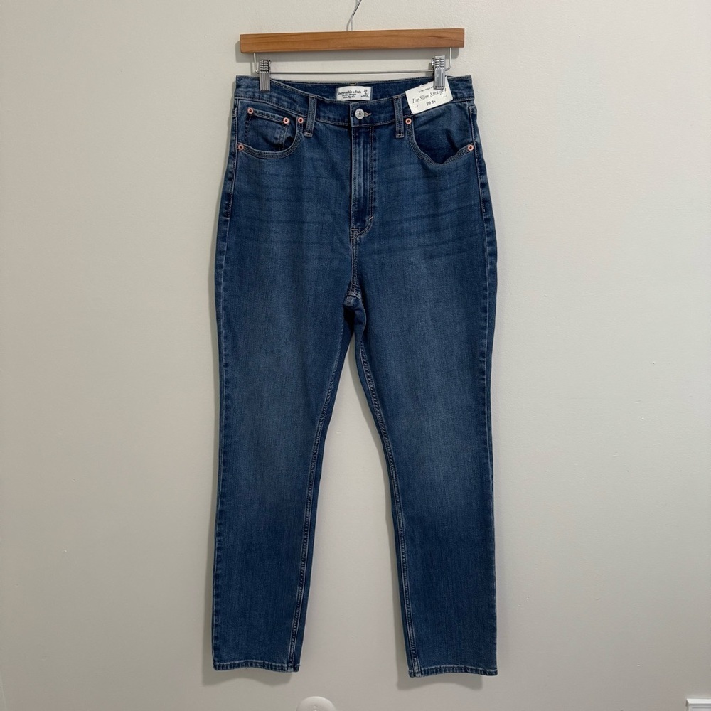 Abercrombie & Fitch NWT The Slim Straight Ultra High Rise Jeans